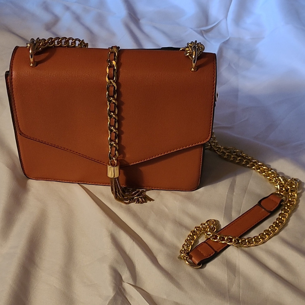 Womens Small Brown Pebbled Shoulder/Crossbody Bag Magnetic Flap Gold Chain